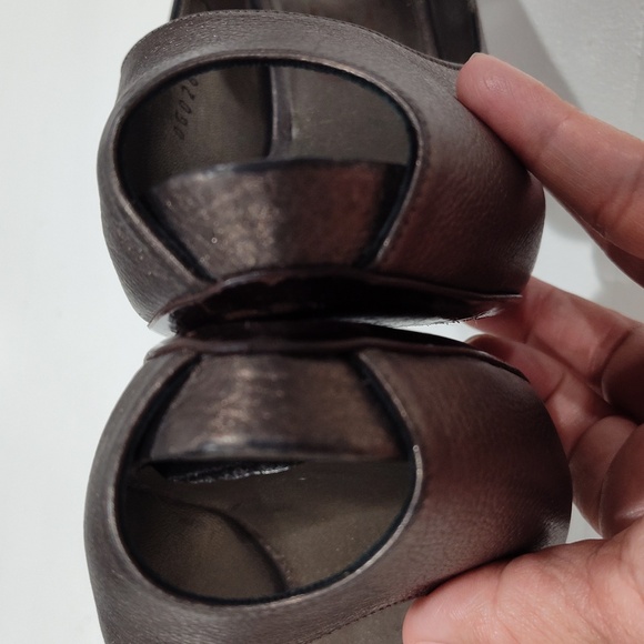 Salvatore Ferragamo Stilettos - Picture 15 of 16